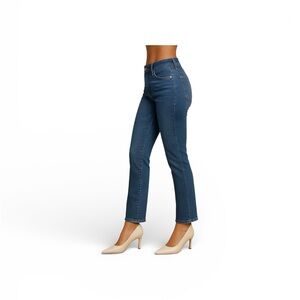 Simply Vera by Vera Wang mid rise slim straight.  Great condition.  Size 6